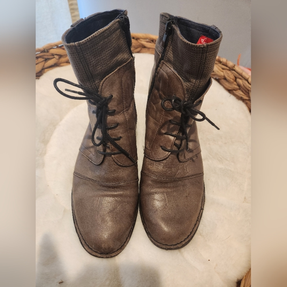 Dorking leather boots